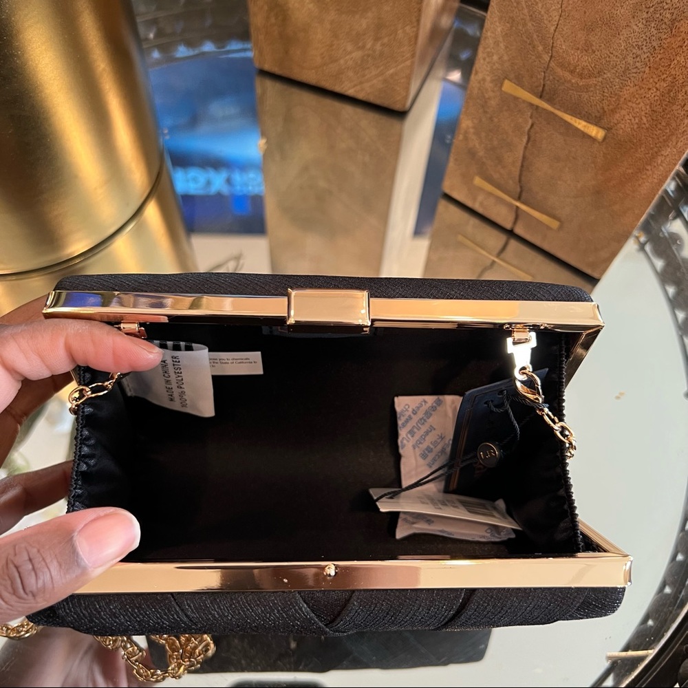 La Regale X Detail Box Clutch - Picture 3 of 6
